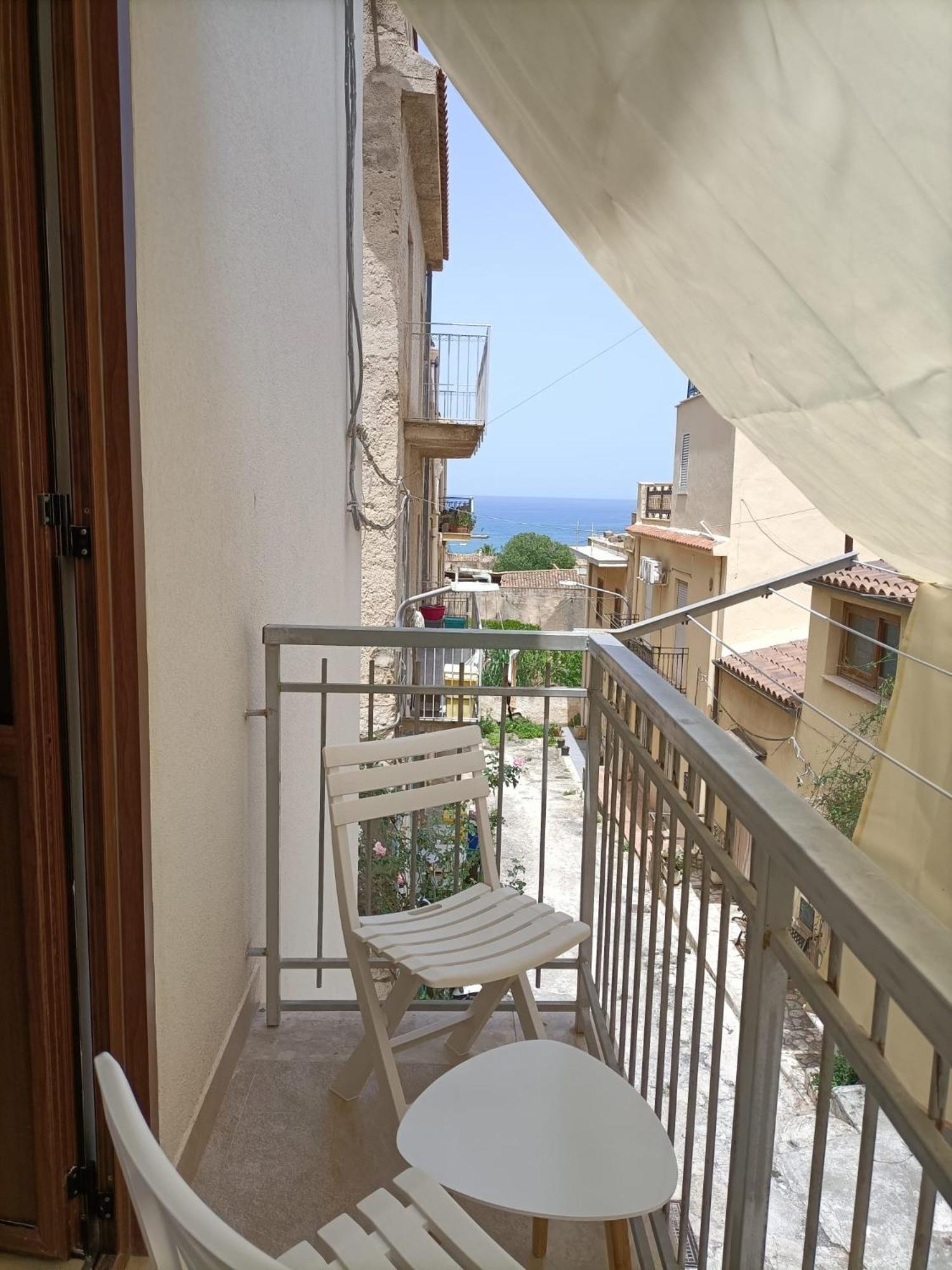 Casa Vacanza La Finestra Sul Porto Кастелламмаре-дель-Голфо Экстерьер фото