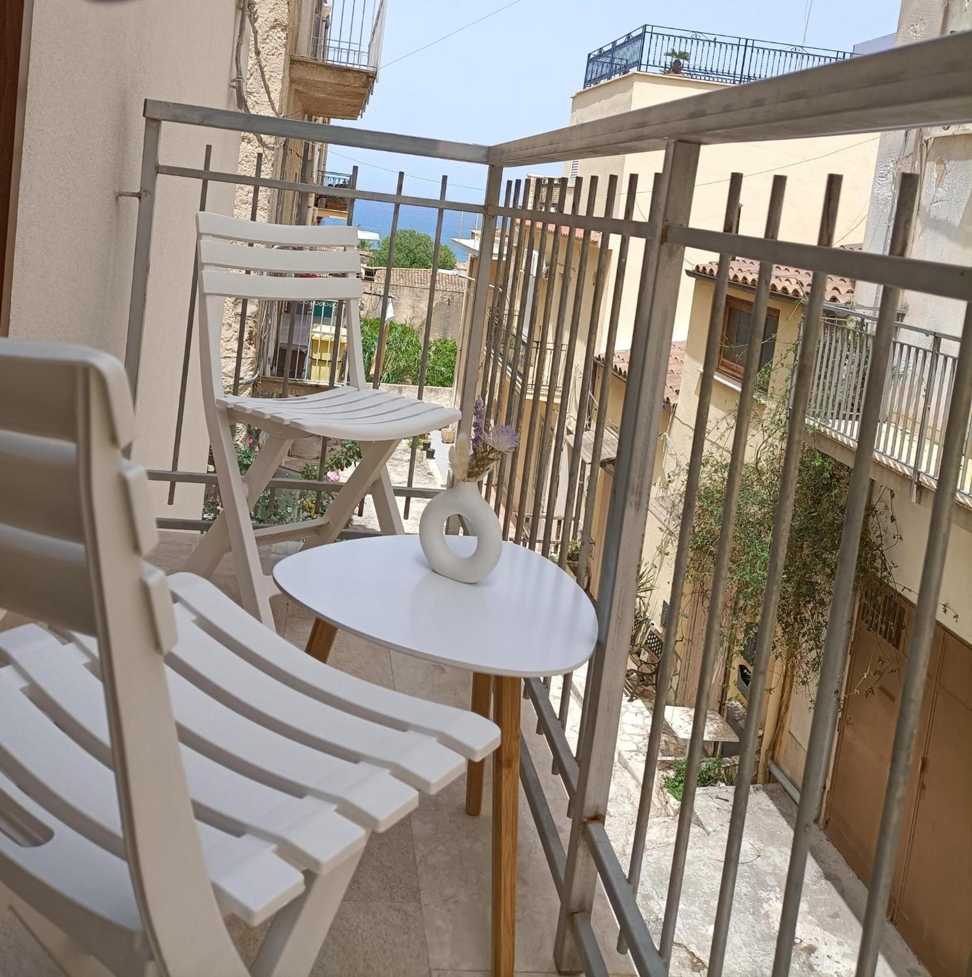 Casa Vacanza La Finestra Sul Porto Кастелламмаре-дель-Голфо Экстерьер фото